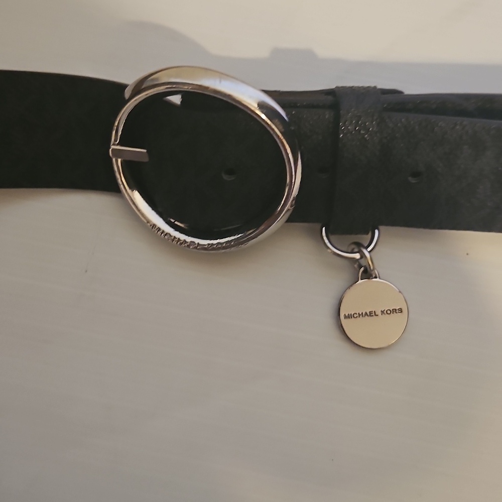 MICHAEL KORS Signature Belt with Charm Logo Brand Buckle Silver